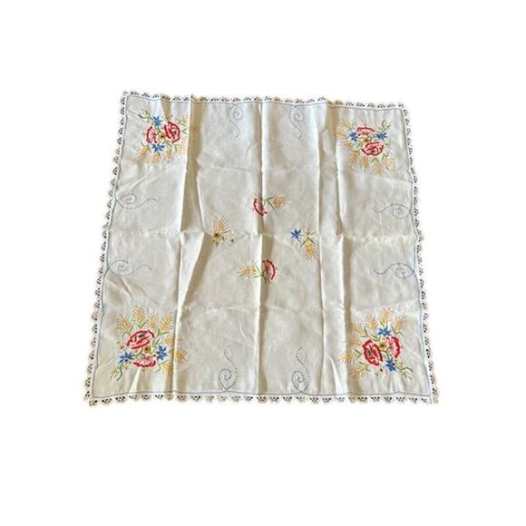 Antique Embroidered Wildflower  6-Piece Linen with Lace Trim Set (1930s–1950s) - Picture 4 of 5